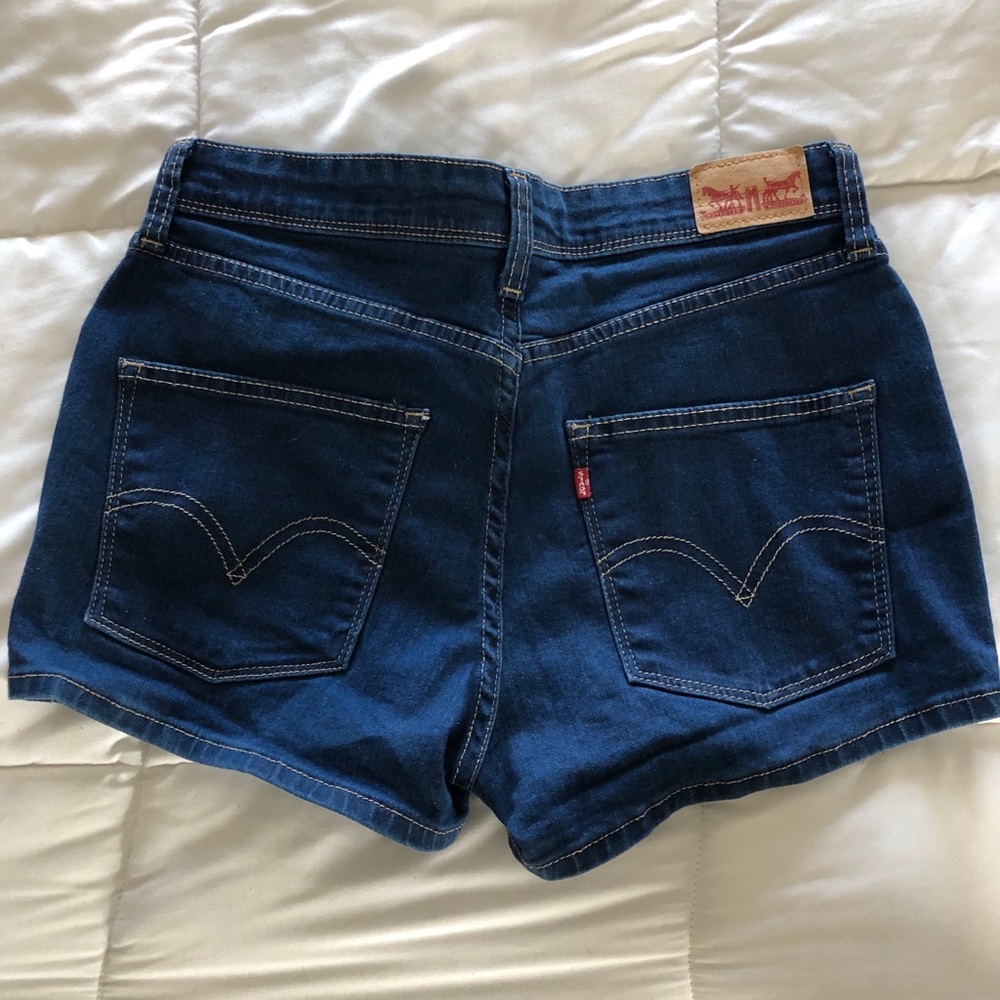Levi high waisted shorts